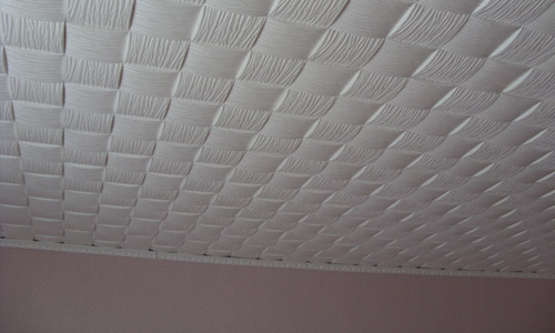 Некоторые рекомендации по отделке потолка плиткой